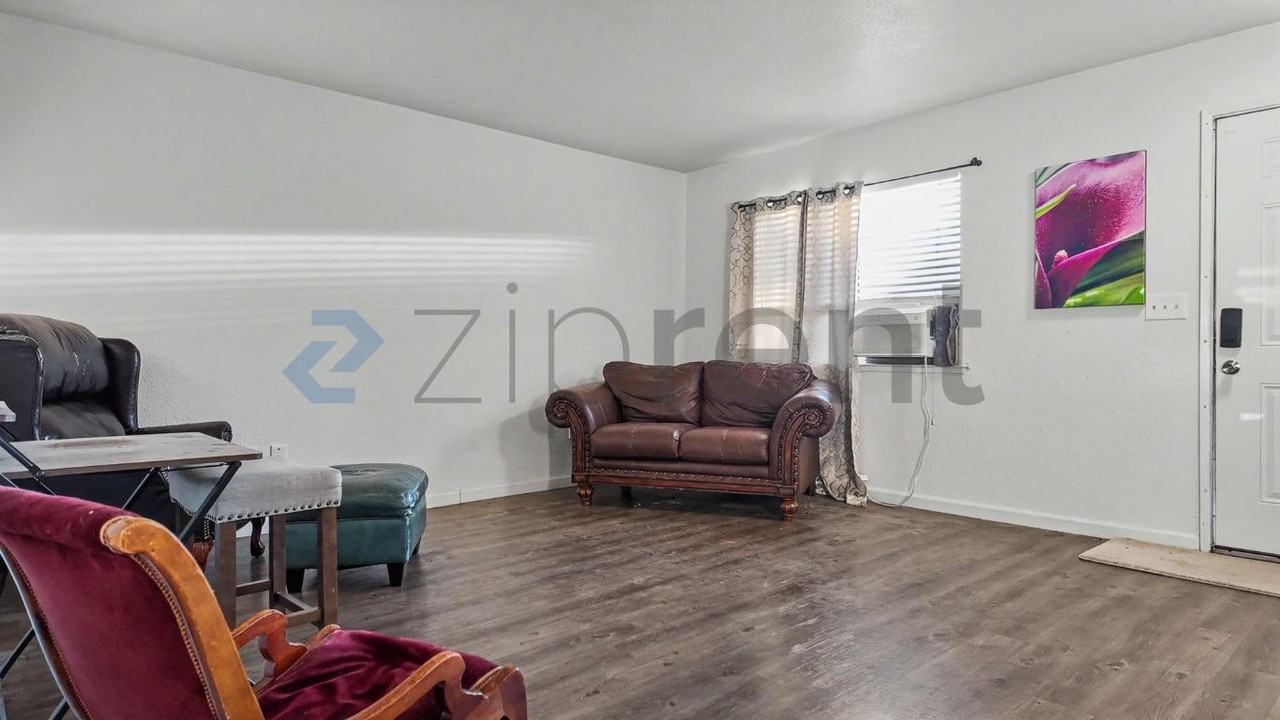 203 Lualan Ln #D - Photo 2 of 31