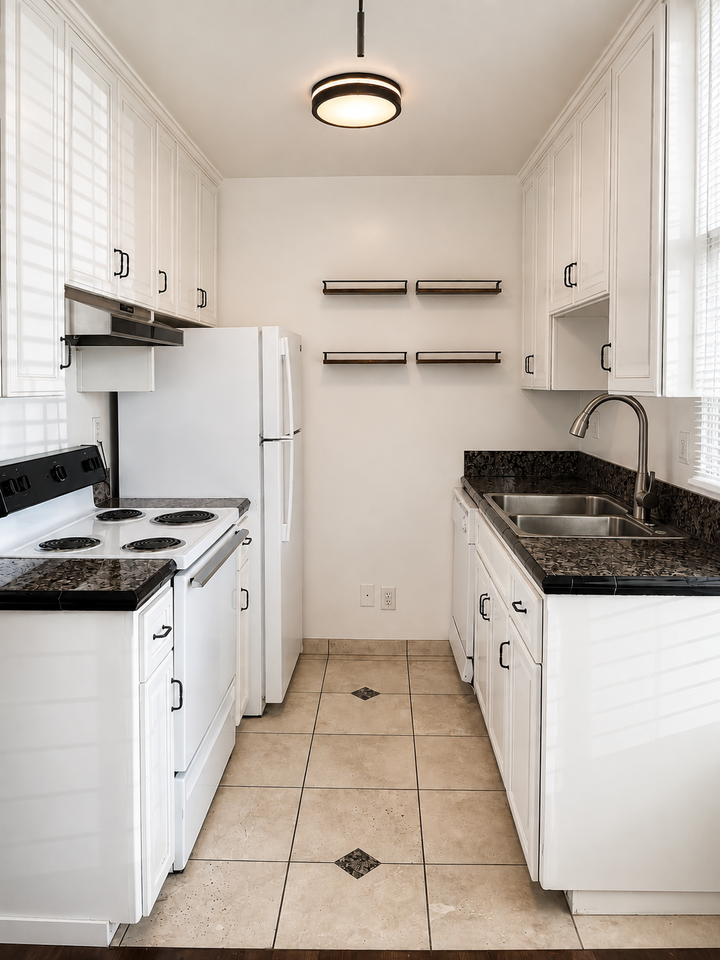 3951 Albatross St #D - Photo 6 of 9