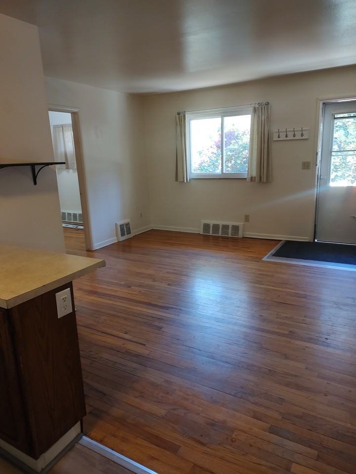 2010 Dexter Ave #2012DUPLEX - Photo 4 of 15