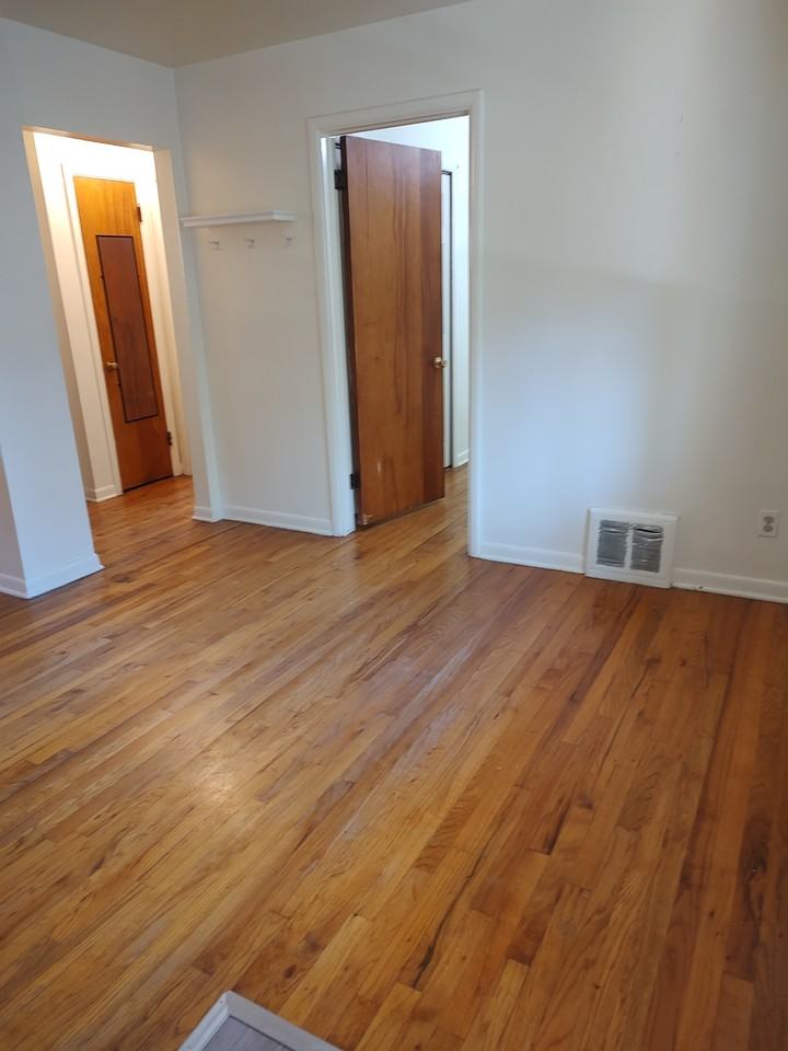 2010 Dexter Ave #2012DUPLEX - Photo 5 of 15