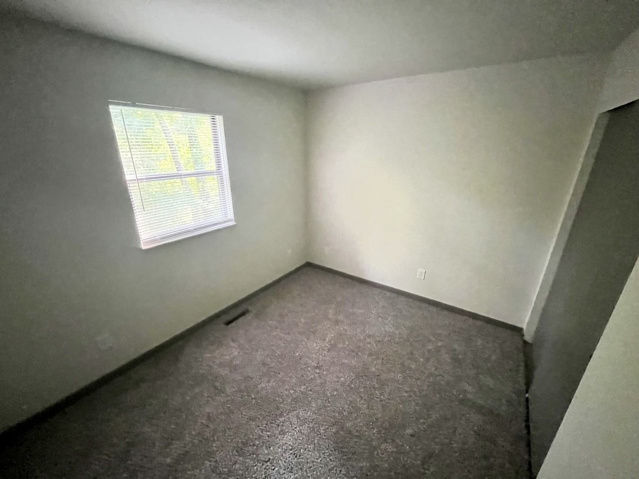 1052 Brandywine Blvd #D - Photo 2 of 5