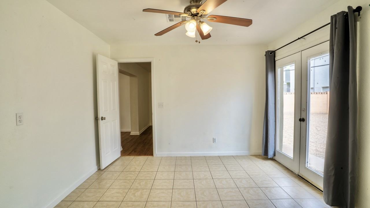 1136 W 9th St #NA - Photo 4 of 14