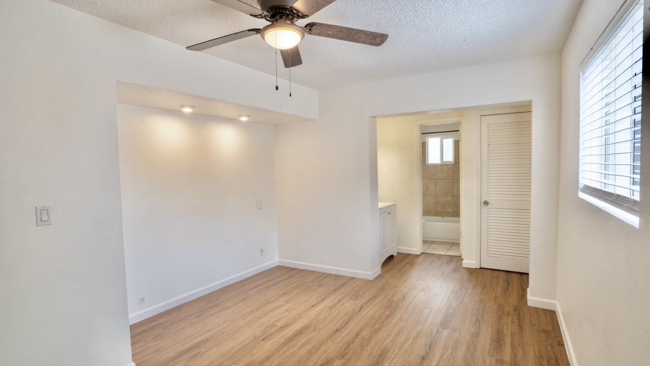 1136 W 9th St #NA - Photo 7 of 14