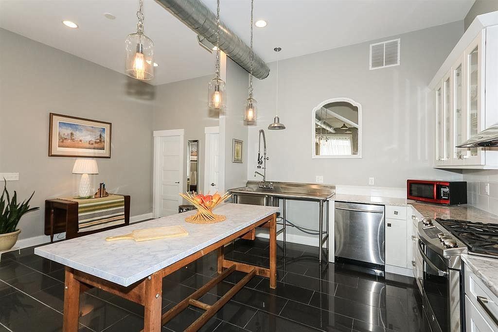 2354 Riverside Dr #NA - Photo 2 of 18
