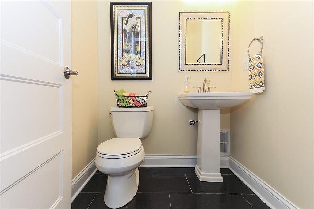 2354 Riverside Dr #NA - Photo 6 of 18