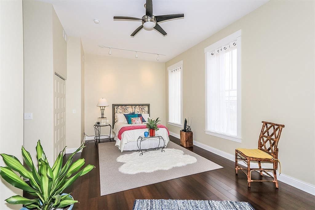 2354 Riverside Dr #NA - Photo 7 of 18