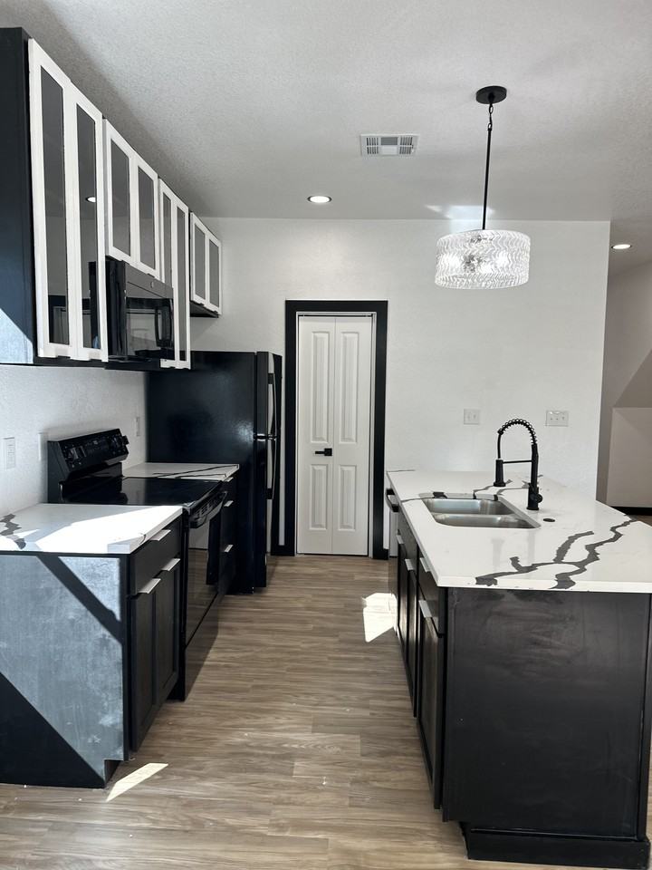 105 Pullen St #A - Photo 5 of 14