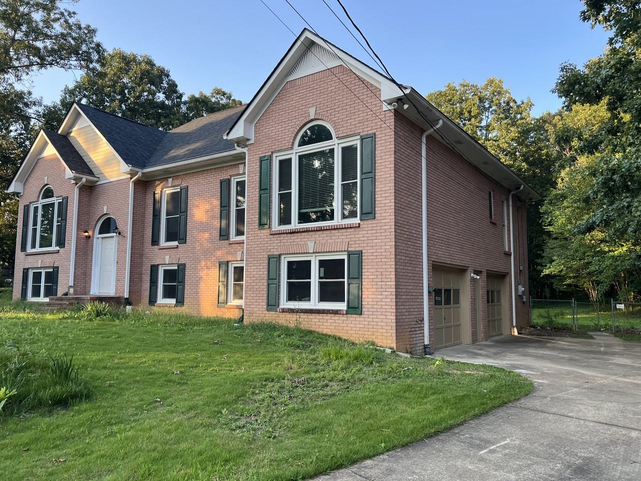 601 Southdale Cir #NA - Photo 3 of 35