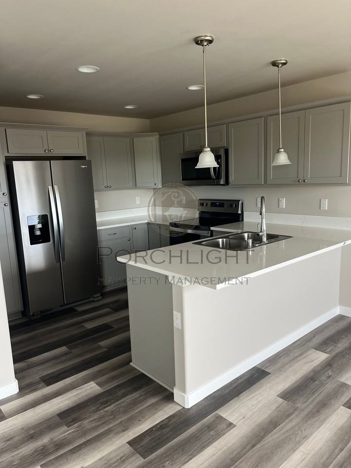 612 Mead Ave #A - Photo 5 of 16