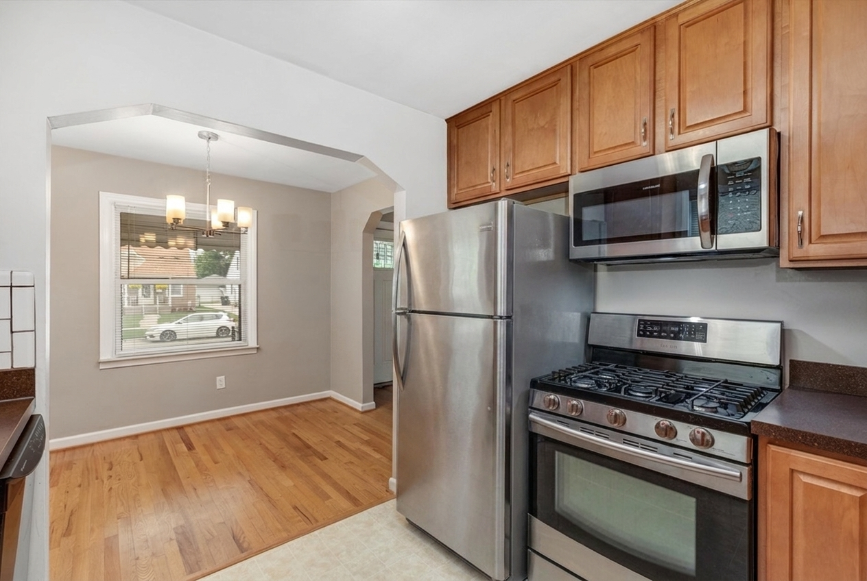 912 North Edison Avenue - Photo 2 of 31