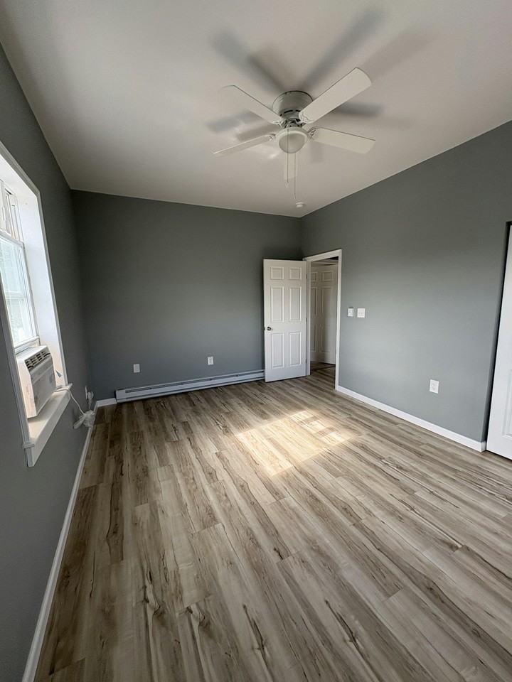 615 George Street - Photo 4 of 49