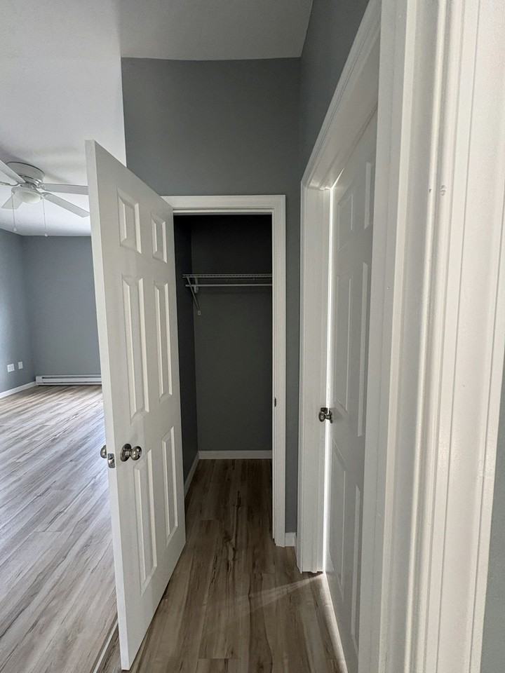 615 George Street - Photo 7 of 49