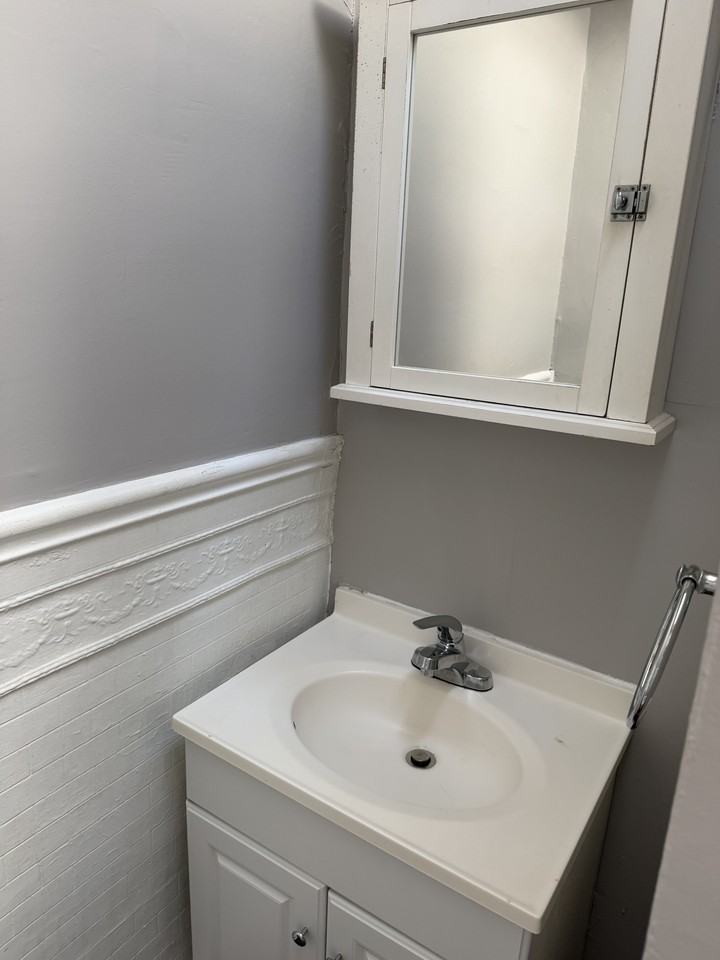 6529 Torresdale Ave #2 - Photo 7 of 11