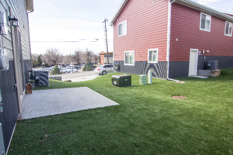 720 10th St W - Photo 2 of 18