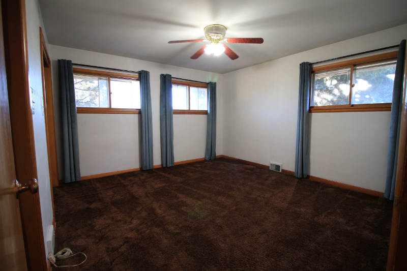 1601 W College St #1 - Photo 6 of 10