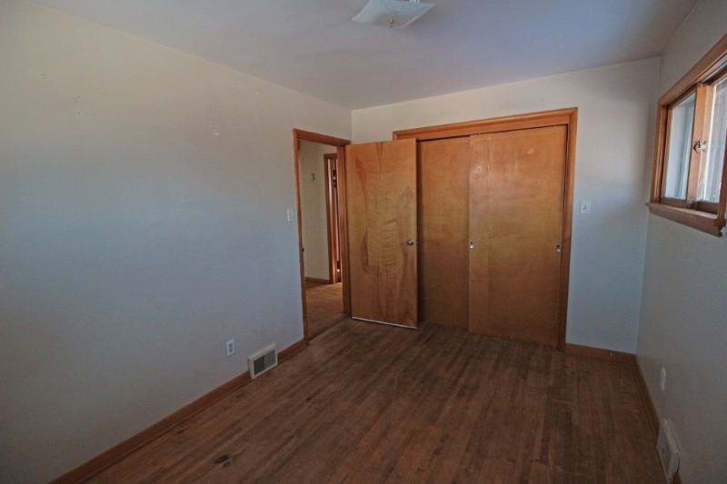 1601 W College St #1 - Photo 7 of 10