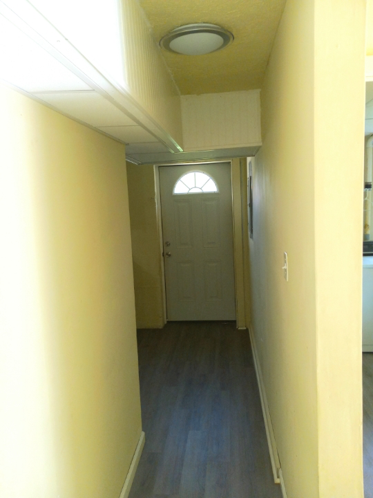 3122 Knoxville Hwy #B - Photo 2 of 8