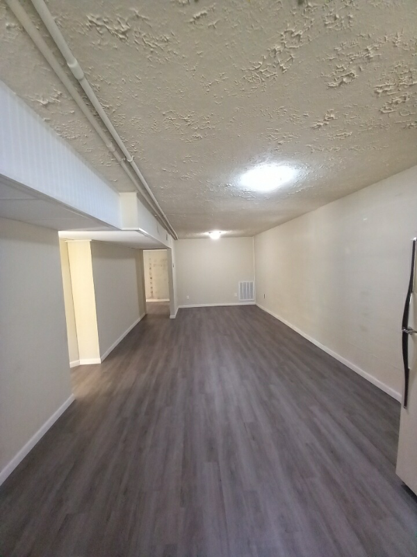 3122 Knoxville Hwy #B - Photo 3 of 8