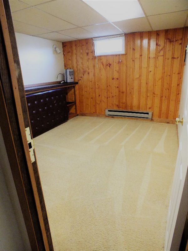 1601 W College St #3 - Photo 3 of 7