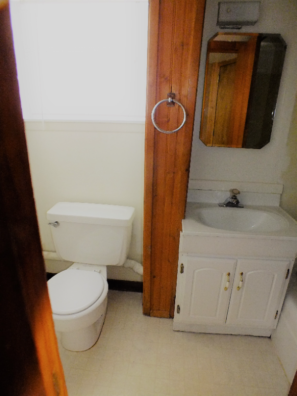 1601 W College St #3 - Photo 7 of 7