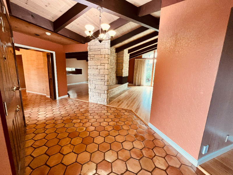 7757 Country Ln - Photo 6 of 26