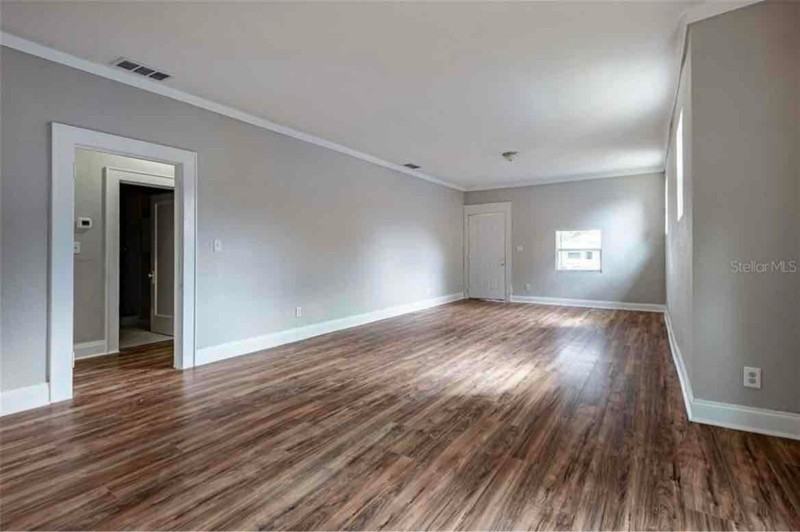 1145 Ruby St - Photo 6 of 34