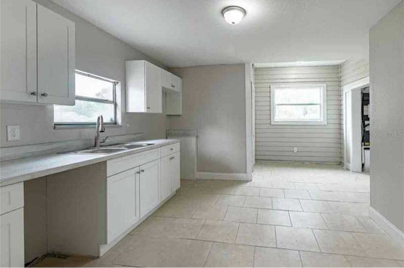 1145 Ruby St - Photo 7 of 34