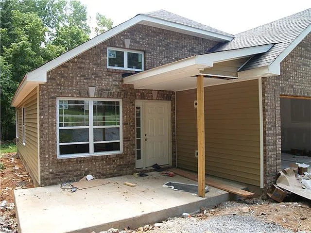 816 Dunbar Cave Rd - Photo 3 of 18