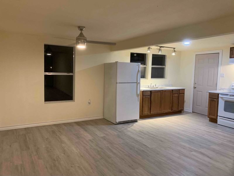 160 Lavaca Rd - Photo 4 of 12