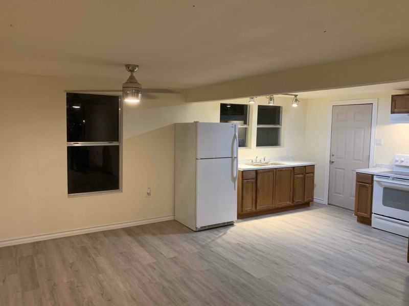 160 Lavaca Rd - Photo 6 of 12