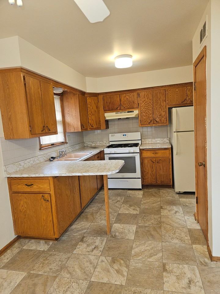 12106 W Bluemound Rd #23 - Photo 3 of 5