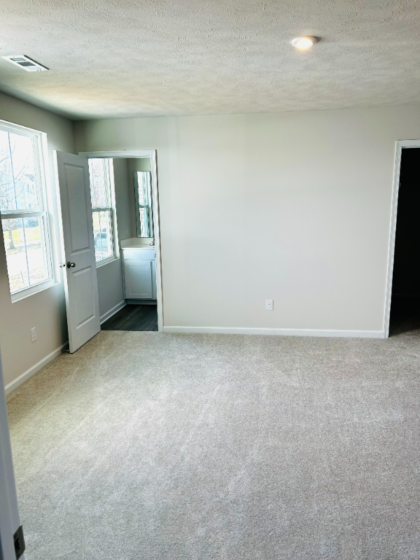 5266 Miller St - Photo 2 of 34
