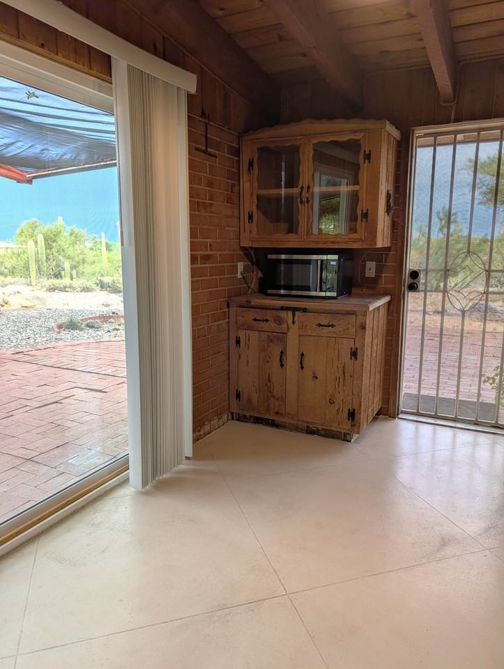 4140 W Camino Pintoresco - Photo 6 of 31