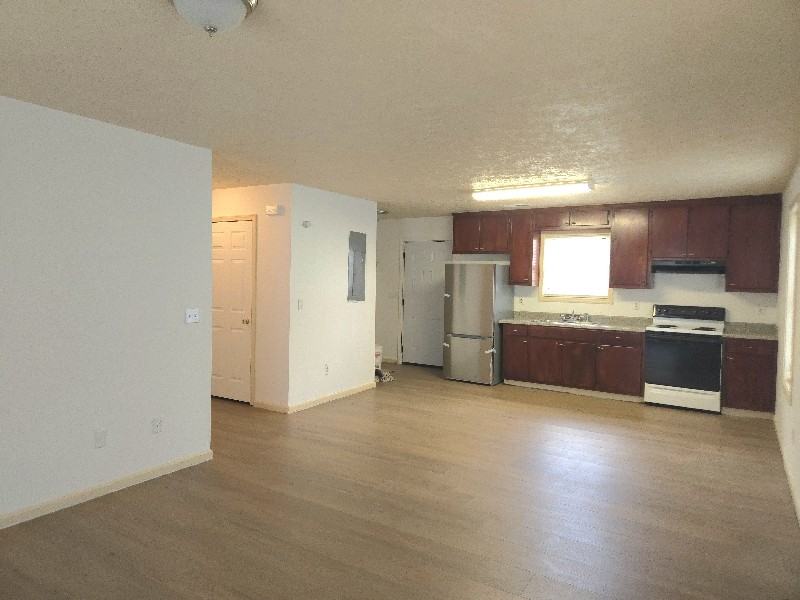 402 N 12th St - Photo 2 of 7