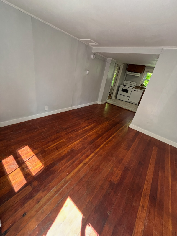 13 Lincoln St #B - Photo 2 of 9