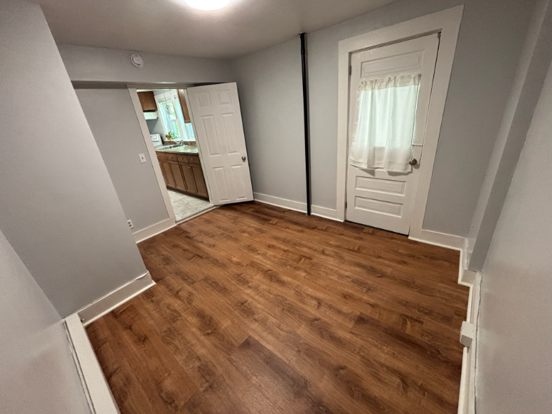 13 Lincoln St #B - Photo 5 of 9