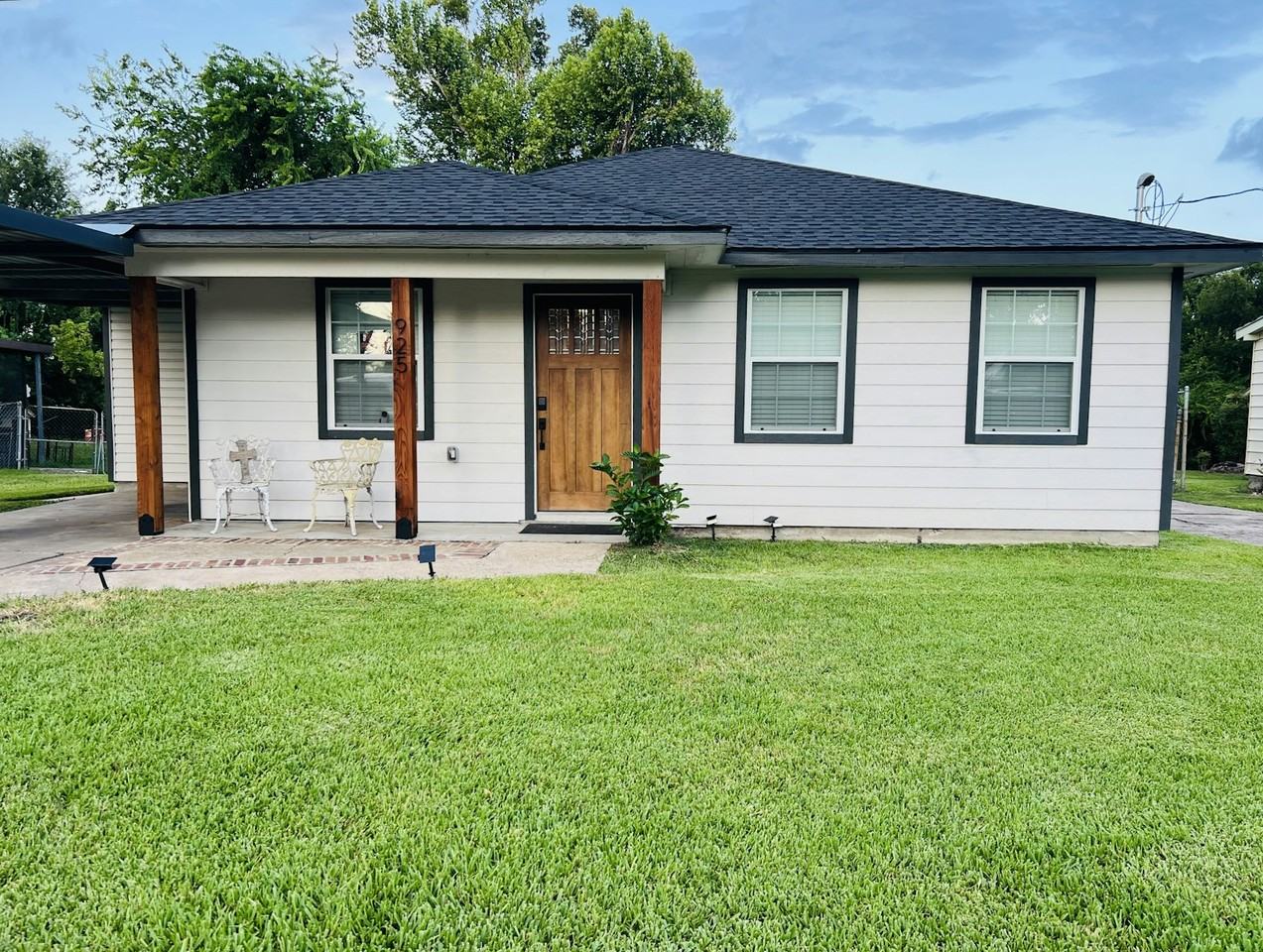 925 Cimarron St - Photo 2 of 29