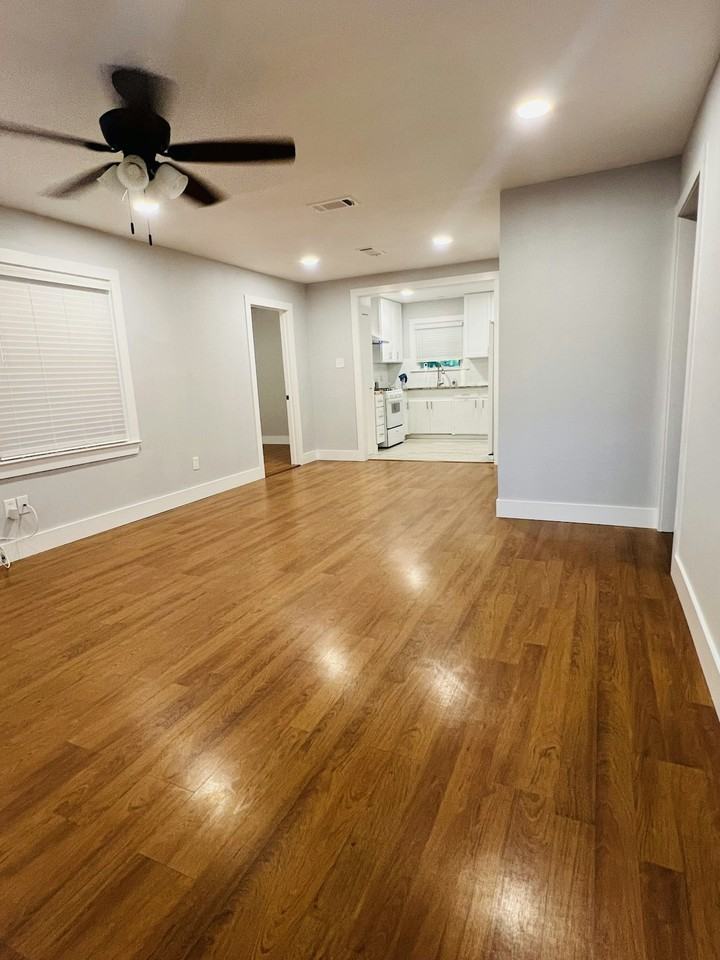 925 Cimarron St - Photo 4 of 29