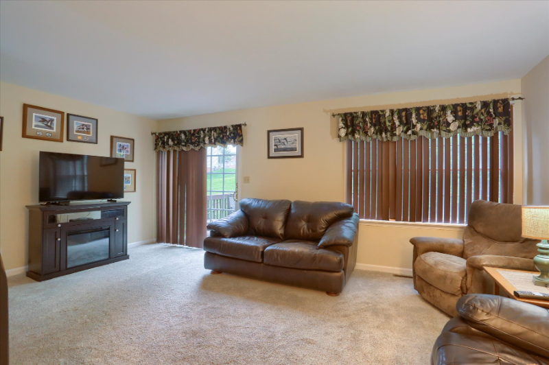 4083 Caissons Ct - Photo 4 of 13