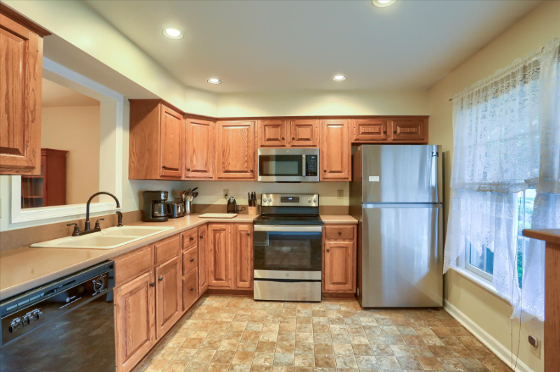 4083 Caissons Ct - Photo 5 of 13