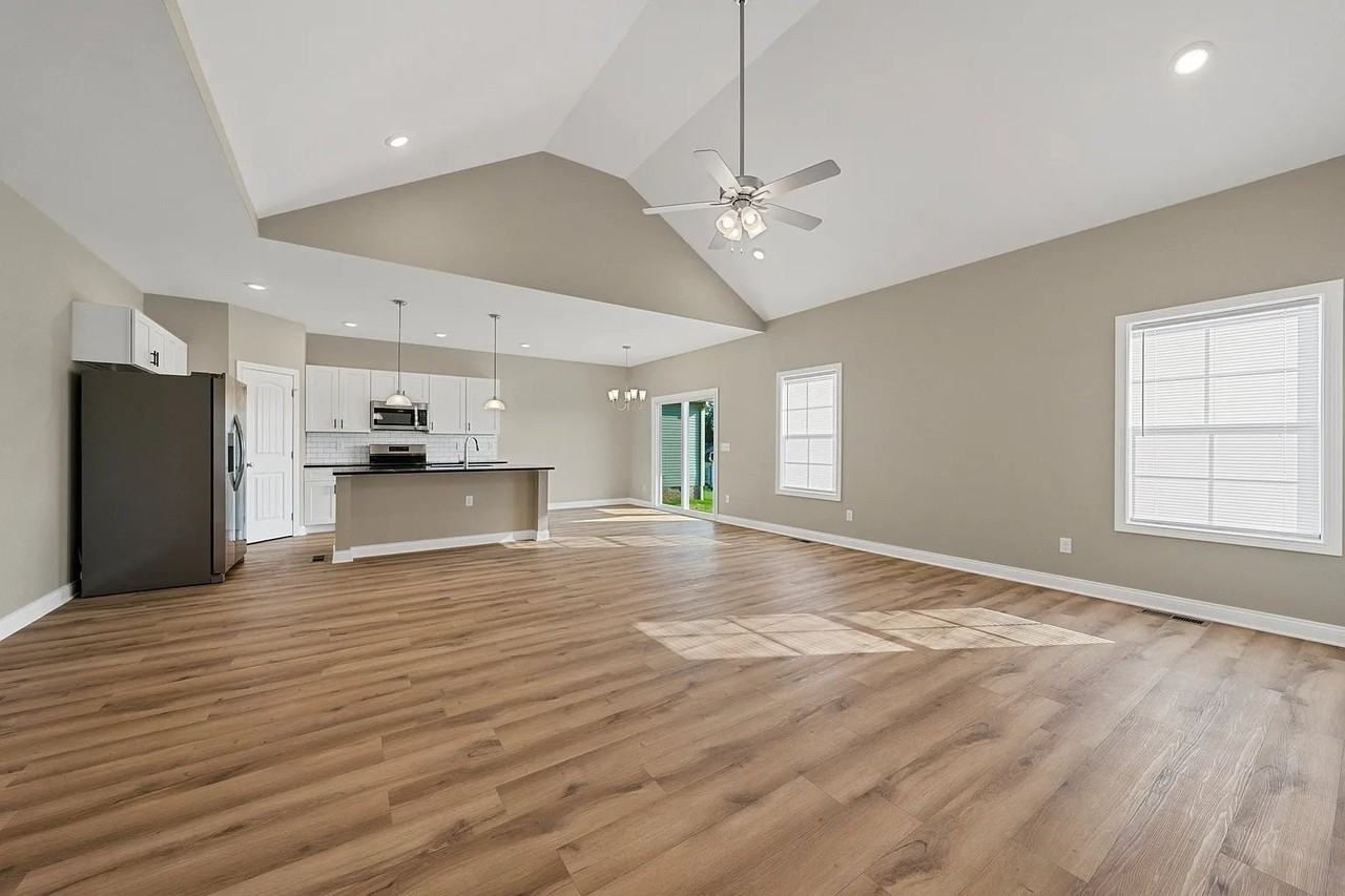 2613 Cedrus Ave - Photo 4 of 19