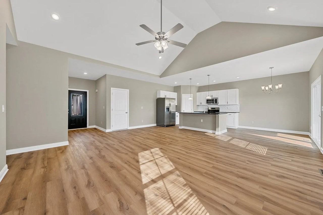 2613 Cedrus Ave - Photo 7 of 19