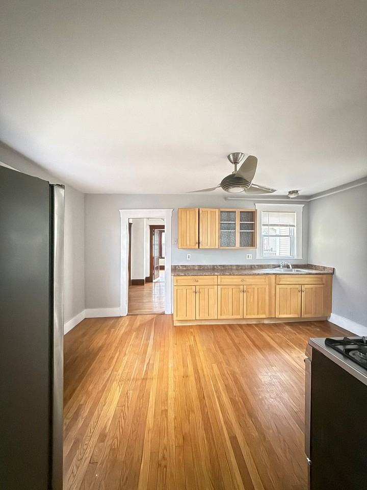 17 Bow St #2 - Photo 6 of 8