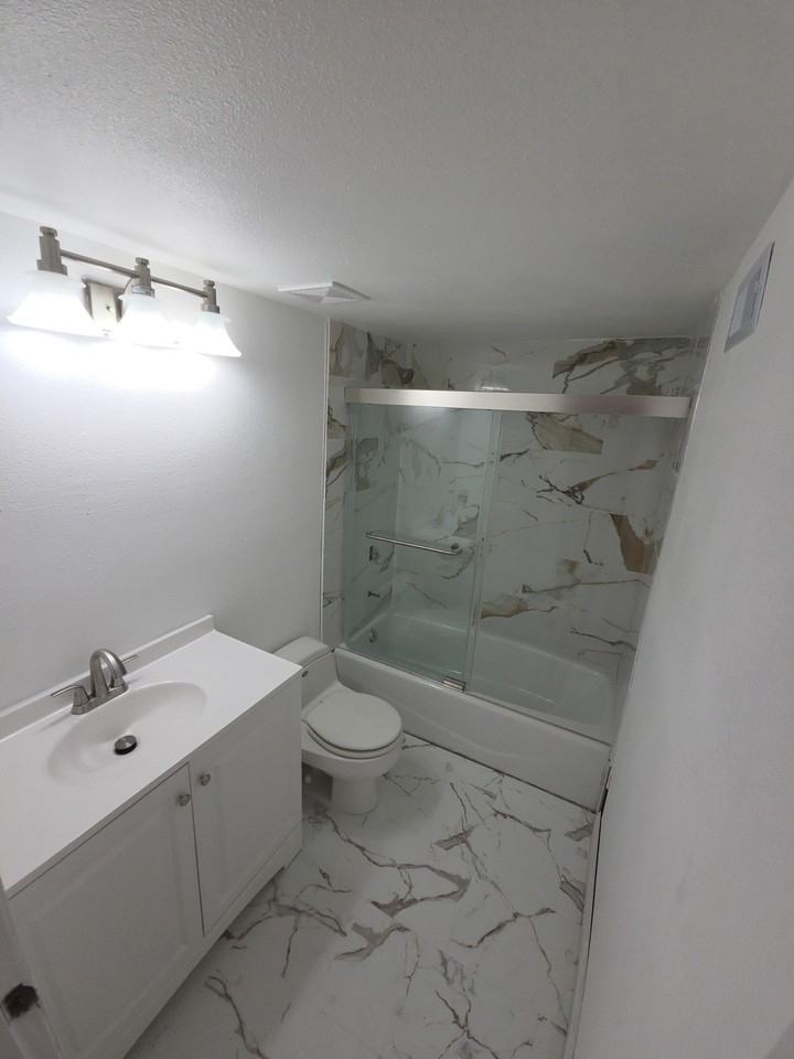 219 N Isabel St #5 - Photo 7 of 17