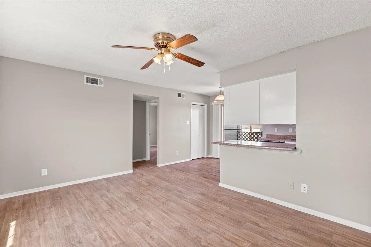 1625 Mary K Ln #1627 - Photo 4 of 16