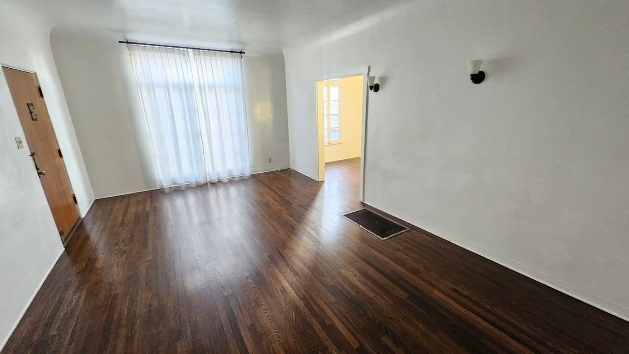 1425 Echo Park Ave #7 - Photo 2 of 8