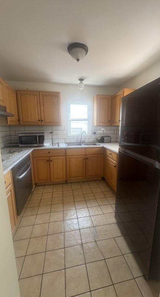 5438 Sylvia Ave #NA - Photo 4 of 14