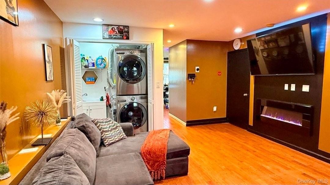 660 Williams Ave #1 - Photo 2 of 10