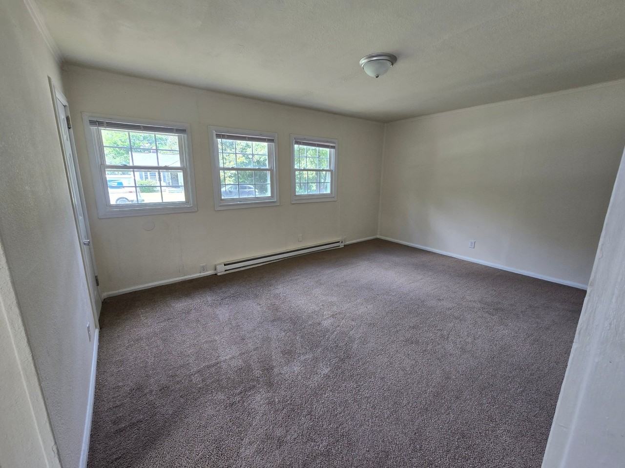 1025 Bradley Ln - Photo 6 of 17