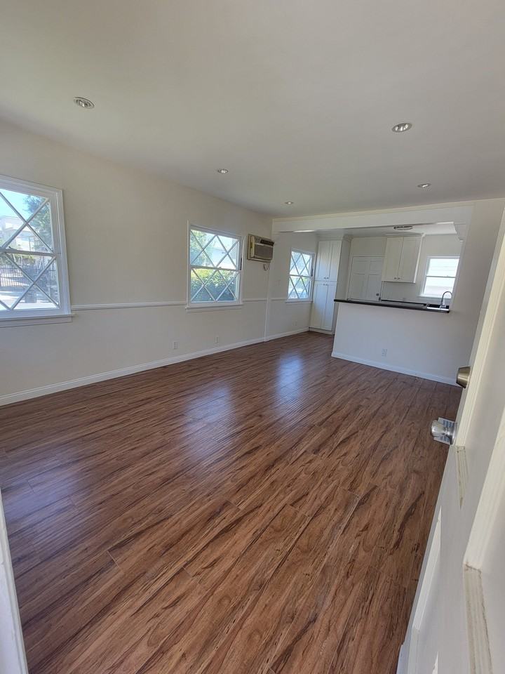 13626 Leadwell St #626L - Photo 4 of 17